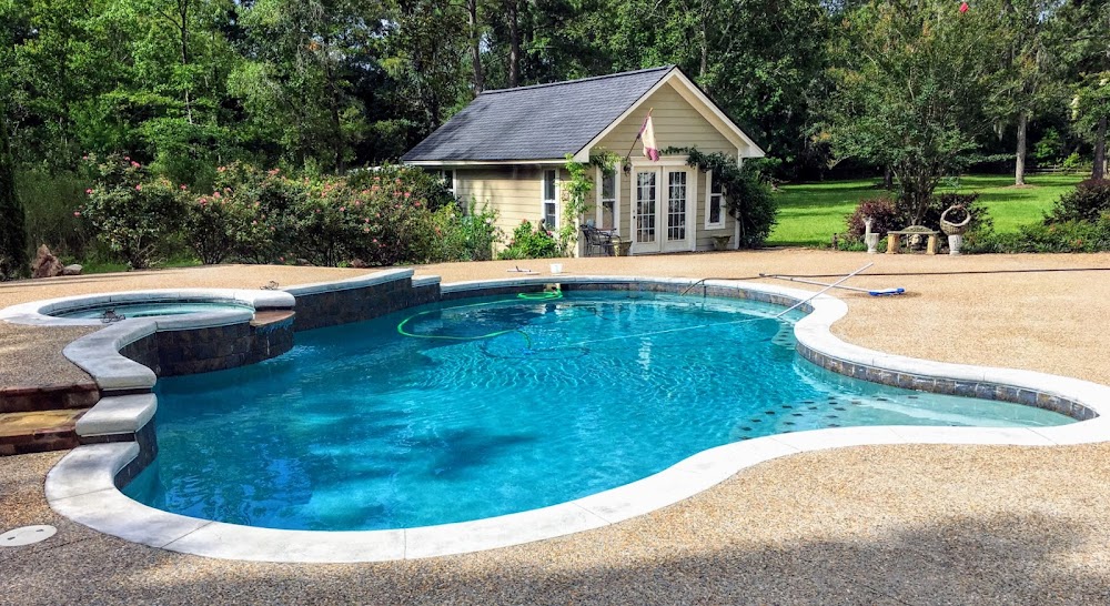 Blue Water Pool Service LLC